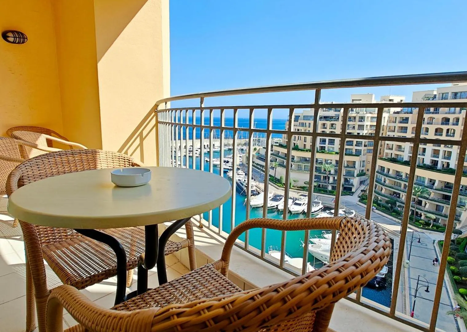 Portomaso Seaview Apartment Sliema