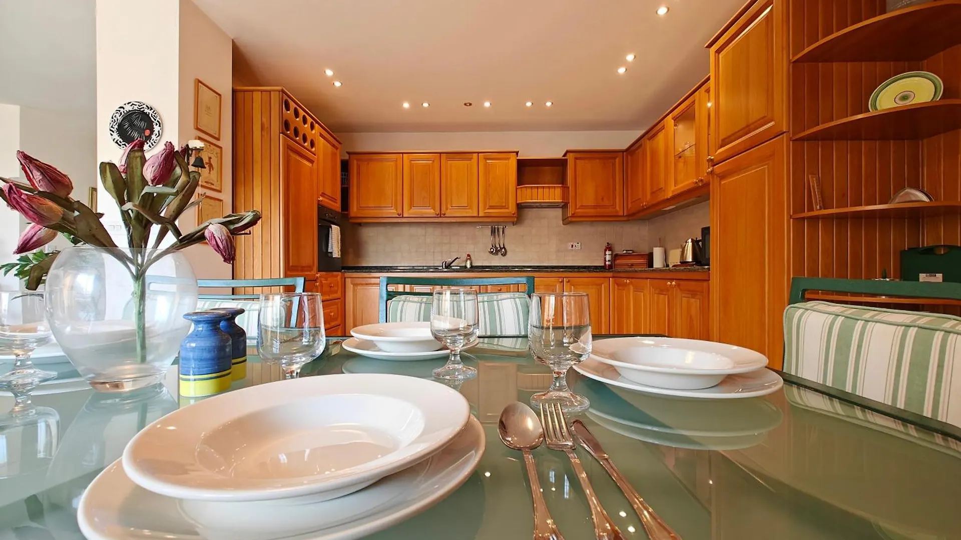 Portomaso Seaview Apartment Sliema