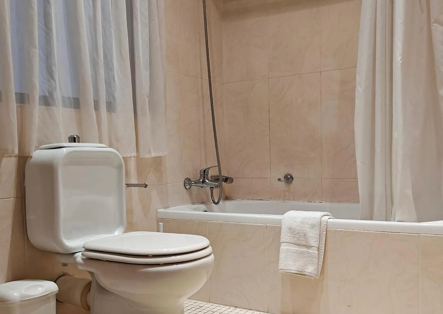 Portomaso Seaview Apartment Sliema